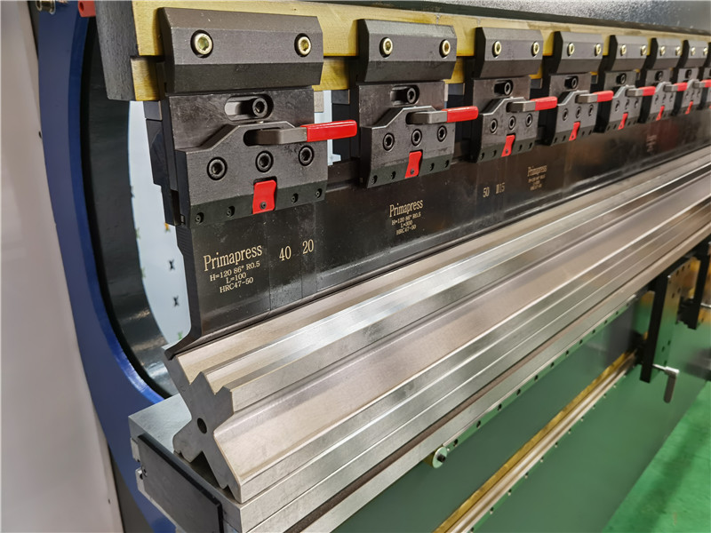 Delem DA66T CNC hydraulic Servo press brake machine 6+1 axis with Laser